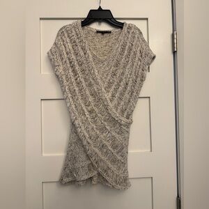 ANTONIO MELANI XS Textured V-Neck Short Sleeve Sweater in Cream